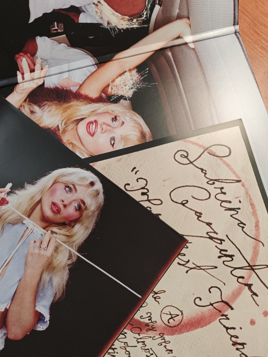 KyBeCptr's tweet photo. @TeamSabrina @SabrinaAnnLynn Really love this album from heart❤️She brought me back to a night filled with a vintage ambiance, perfume, and colorful ribbons https://t.co/1q9TFZASxm