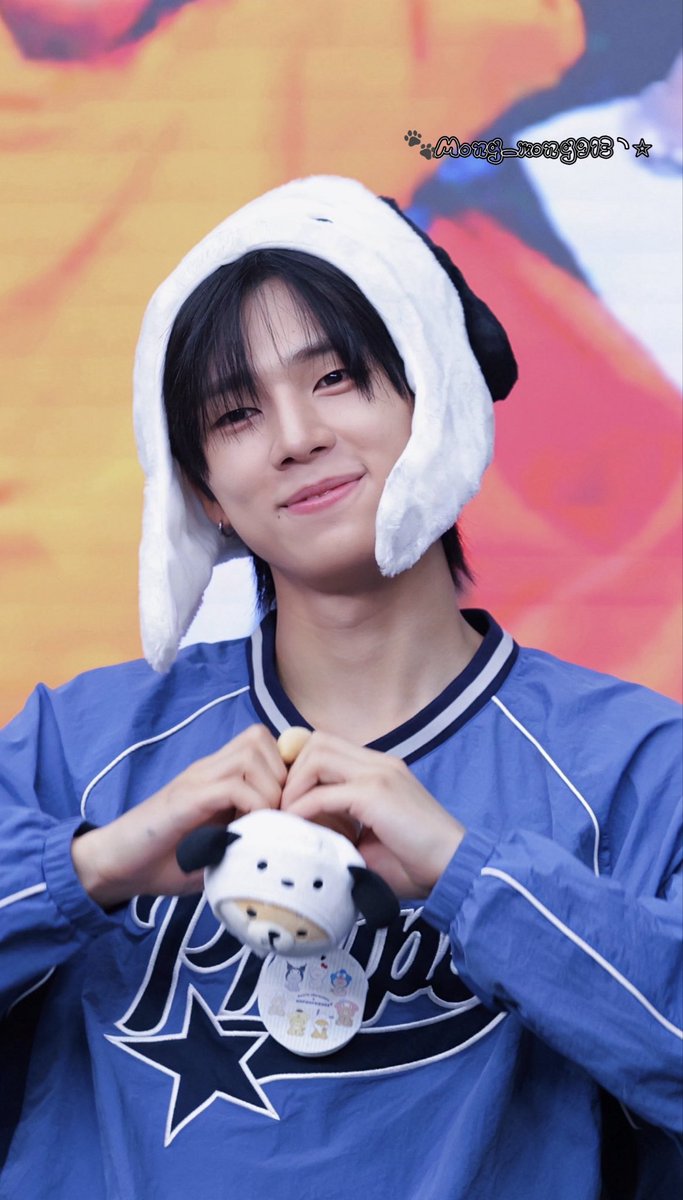 mong_mong912's tweet photo. 260720 SOUNDWAVE FANSIGN 🇰🇷
{SOGEON🐾}

멍멍! (ʋ •ﻌ• ʋ)

#NEXZ #SOGEON 
#ネクスジ　#ソゴン
#넥스지 #소건 https://t.co/9nFKw3CHMp