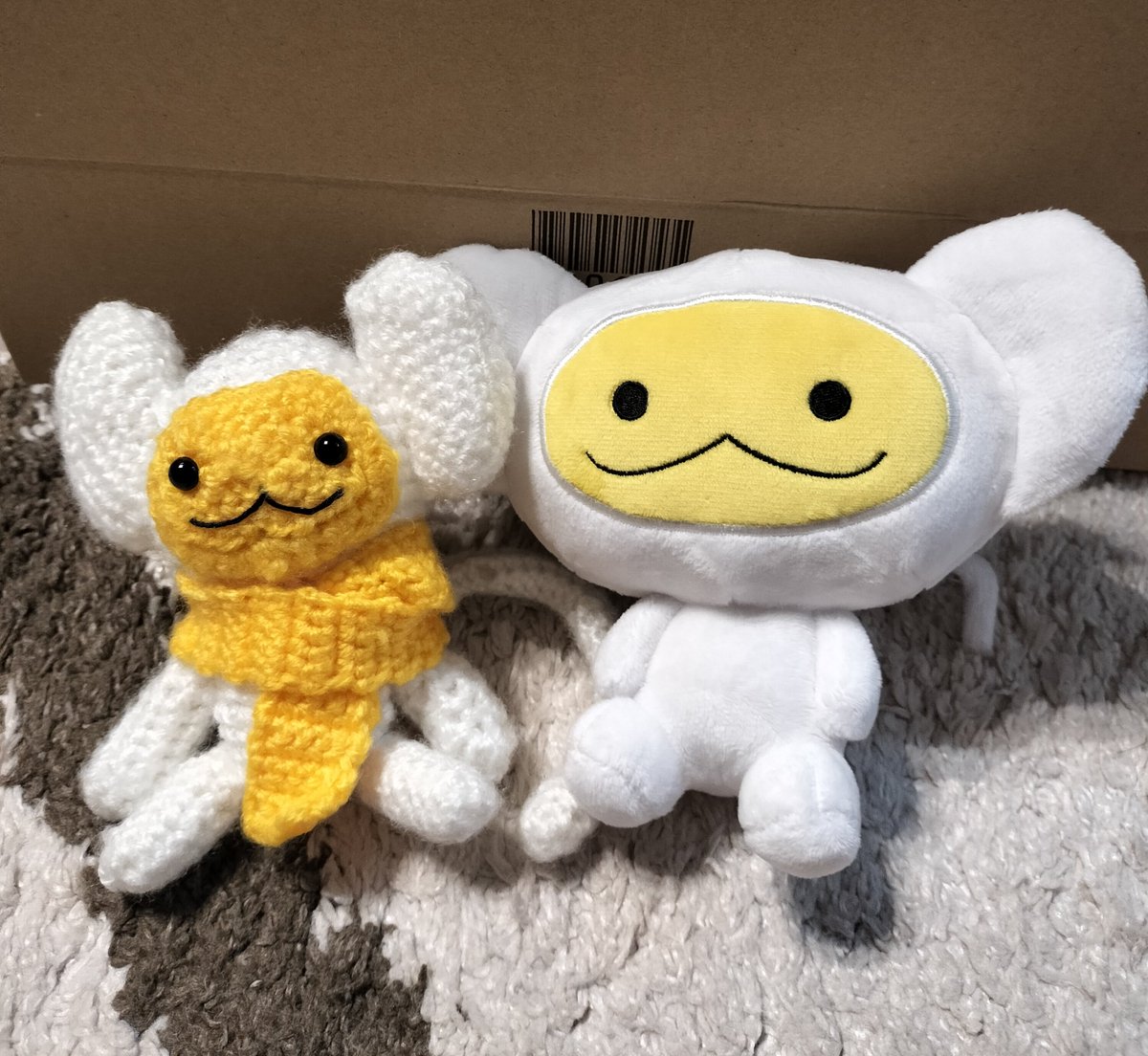 katoti_desu's tweet photo. Finally arrived!!!*⸜(*ˊᗜˋ*)⸝*
めっちゃかわいい!!💛💛
テスト終わったらお揃いのマフラー作ってあげるね😎 https://t.co/gEKI7dvpt5