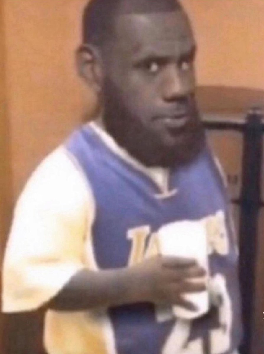 RandyRumps's tweet photo. The lakers front office boutta look at bronny the same way Barry bonds saw a hanging curve ball https://t.co/b7gLAXkhsC