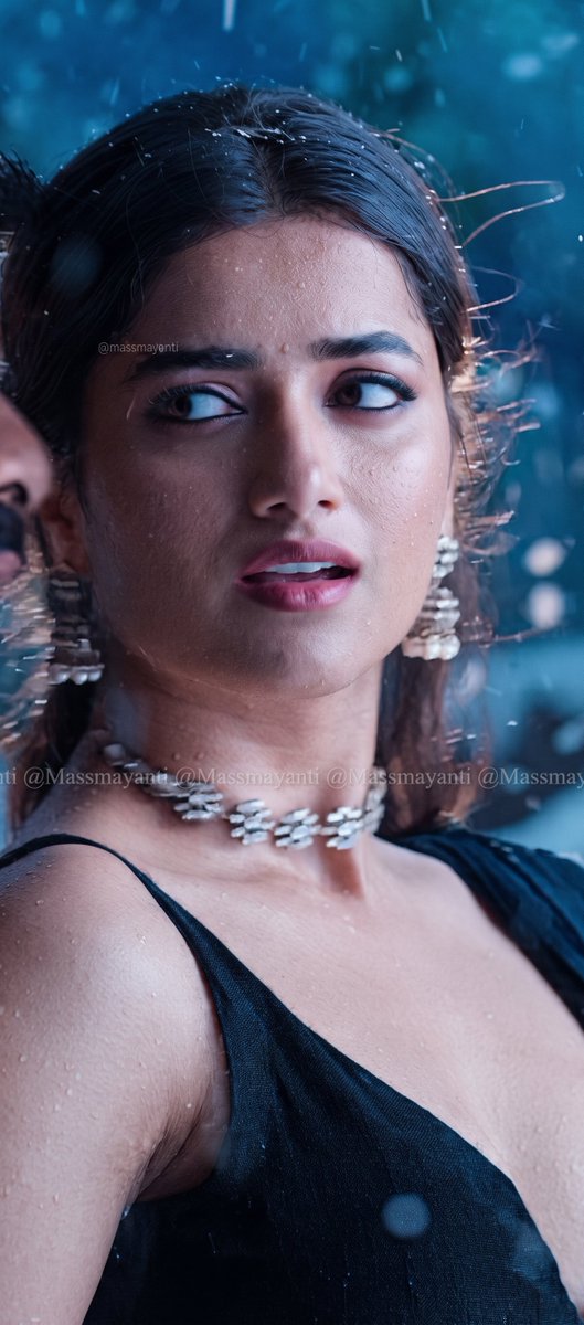 MassMayanti's tweet photo. the face card that has millions of fans from current generation.

current sensation Bhagyashree Borse 😍😍 https://t.co/I035Ca96gE