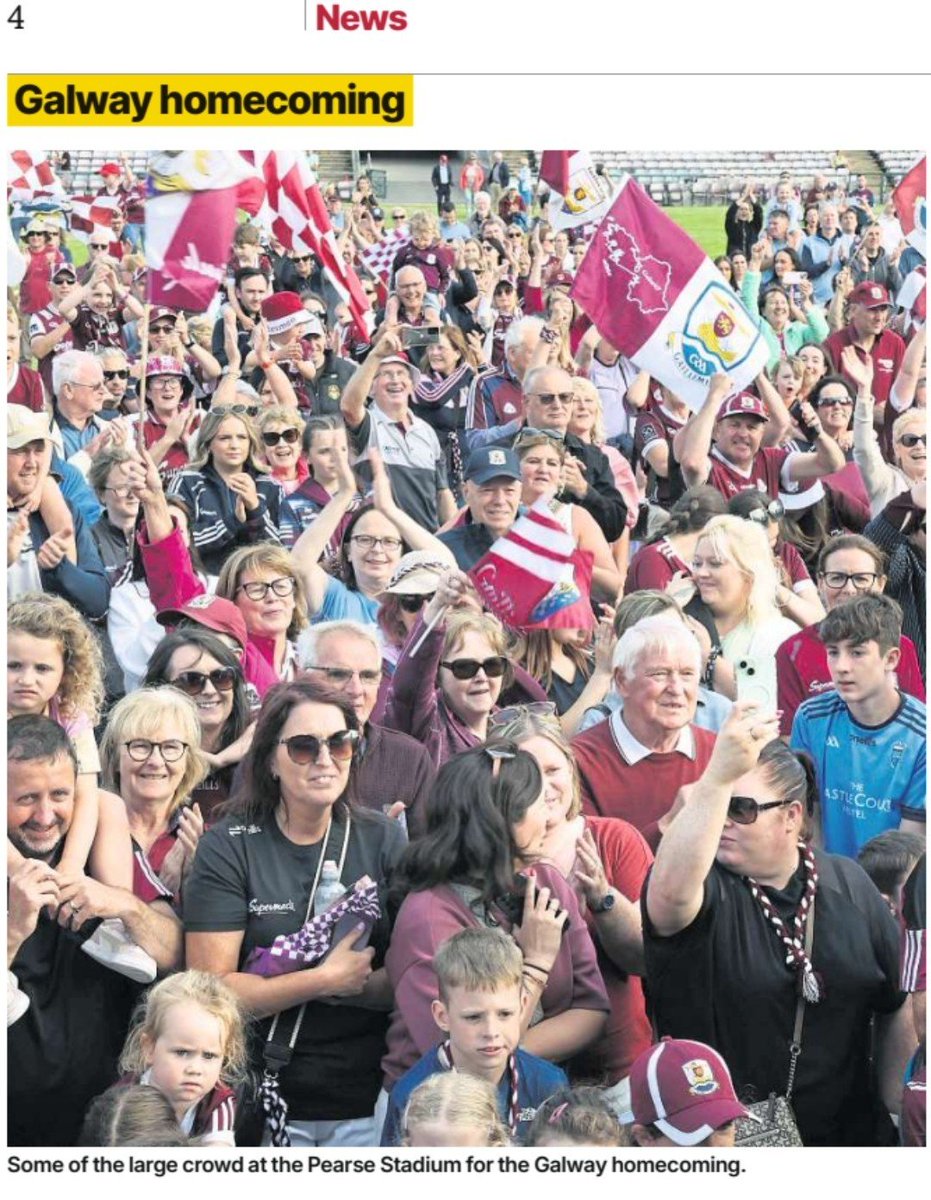 SimpSimonSays's tweet photo. All-Ireland homecoming celebration in Galway (Connacht Tribune)
The Crowd 👇🏻🇮🇪 The Speaker 👇🏻🇳🇬 https://t.co/c0MJUu4VjX
