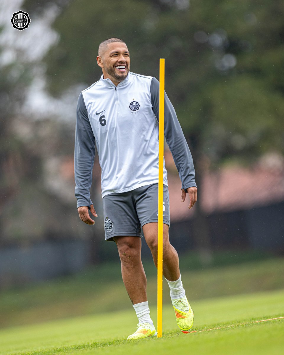 elClubOlimpia's tweet photo. 🔛⚽️ Ajustamos detalles para el compromiso del domingo.

¡𝐕𝐚𝐦𝐨𝐬, 𝐃𝐞𝐜𝐚𝐧𝐨! 💪🏻 https://t.co/ni7OYaP1Fi