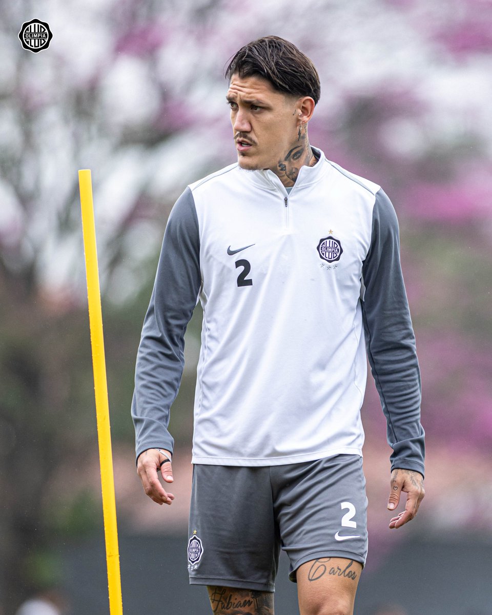 elClubOlimpia's tweet photo. 🔛⚽️ Ajustamos detalles para el compromiso del domingo.

¡𝐕𝐚𝐦𝐨𝐬, 𝐃𝐞𝐜𝐚𝐧𝐨! 💪🏻 https://t.co/ni7OYaP1Fi