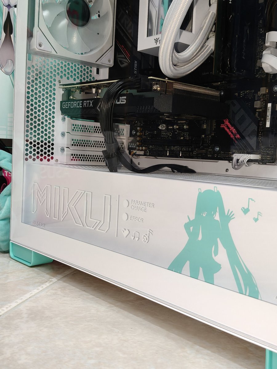 _Mikunendoroid's tweet photo. Miku case by asus yee
#hatsunemiku #vocaloid https://t.co/0WNui6jfgr