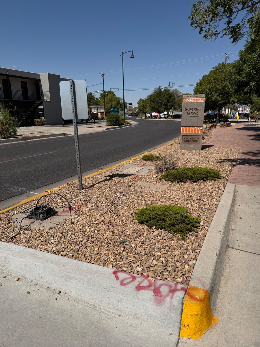 ABQStreetFight's tweet photo. Solar lighting on Silver near UNM? Took @abqdmd 10 yrs but thanks. How about the street light at Coal+ Harvard that we asked you to restore May 2025? Did DMD deplete its slush fund for the est. $15M infrastructure damage from crashes on Lead-Coal? Or someone's making a point? https://t.co/HbeX3k8jKw
