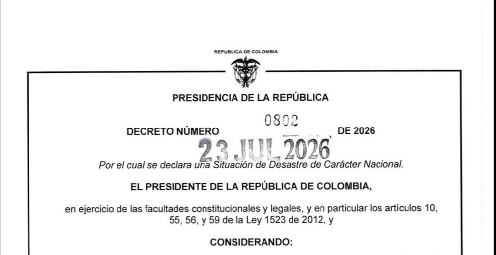 Paterpau's tweet photo. Buen detalle sacar un decreto para resumir la gestión de estos cuatro años. https://t.co/GsZsLqfkYz