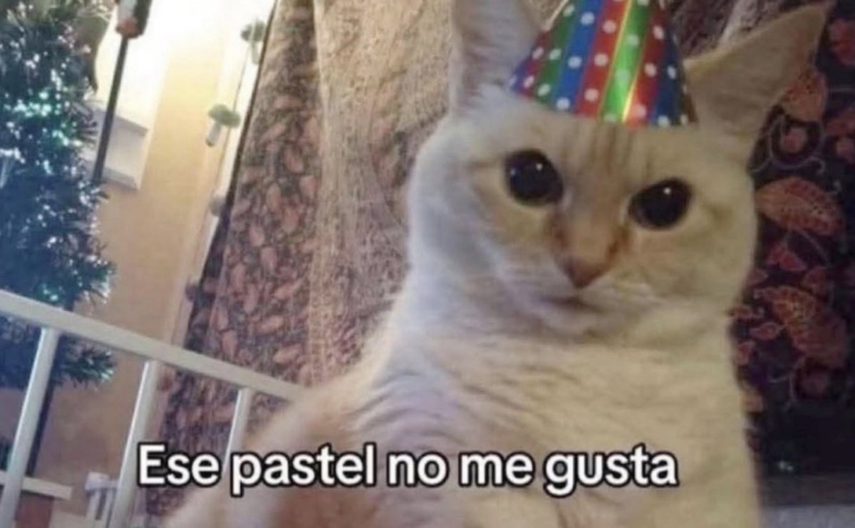 Guarromantico_'s tweet photo. Yo, en cumpleaños ajenos. https://t.co/CwhMETq5vr
