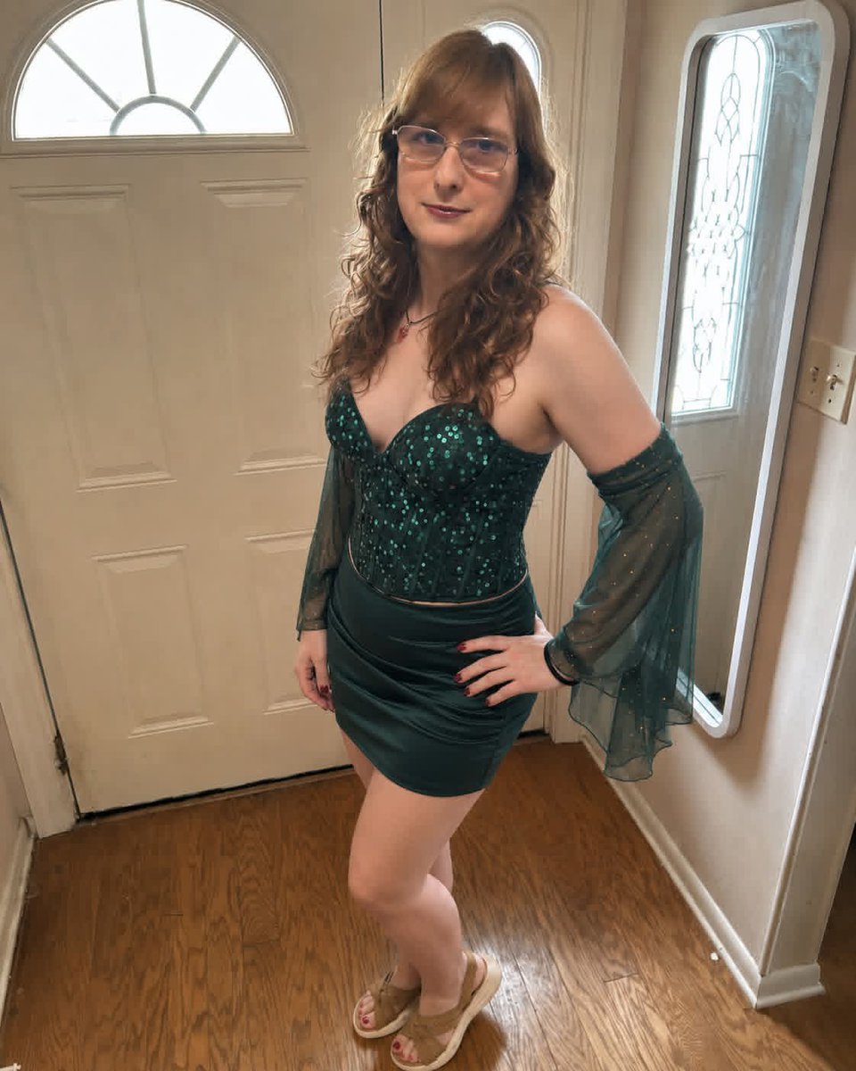 auroramoontg's tweet photo. 🏳️‍🌈 Pride: What Transition Took—and What It Gave Back ❤️

#PrideYear #TransJourney #TransJoy #LGBTQIA #LivingHonestly https://t.co/pLHoEtyteR