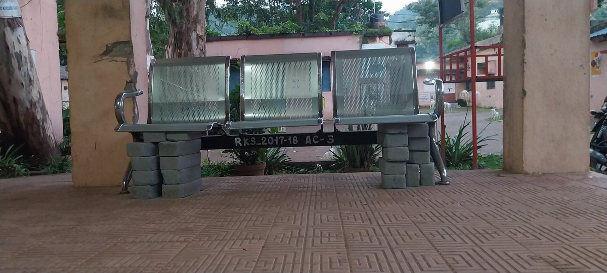 talkforright's tweet photo. On 23.07.26 updated to clean the drinking water area but the management not done anything so far. @CMO_Odisha @ashutosh_233 @SecyChief , Community Health Centre,  B. Khajuripada,  Block - Nuagada Dist. Gajapati Odisha. Hope you will do something that help the local body. https://t.co/qHgPfQNUZf
