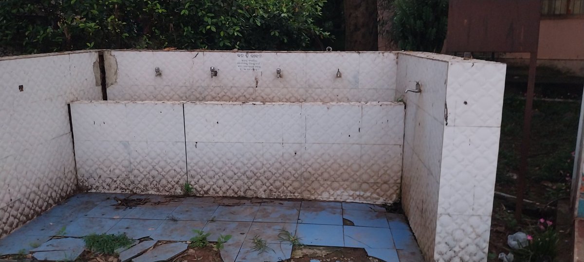 talkforright's tweet photo. On 23.07.26 updated to clean the drinking water area but the management not done anything so far. @CMO_Odisha @ashutosh_233 @SecyChief , Community Health Centre,  B. Khajuripada,  Block - Nuagada Dist. Gajapati Odisha. Hope you will do something that help the local body. https://t.co/qHgPfQNUZf
