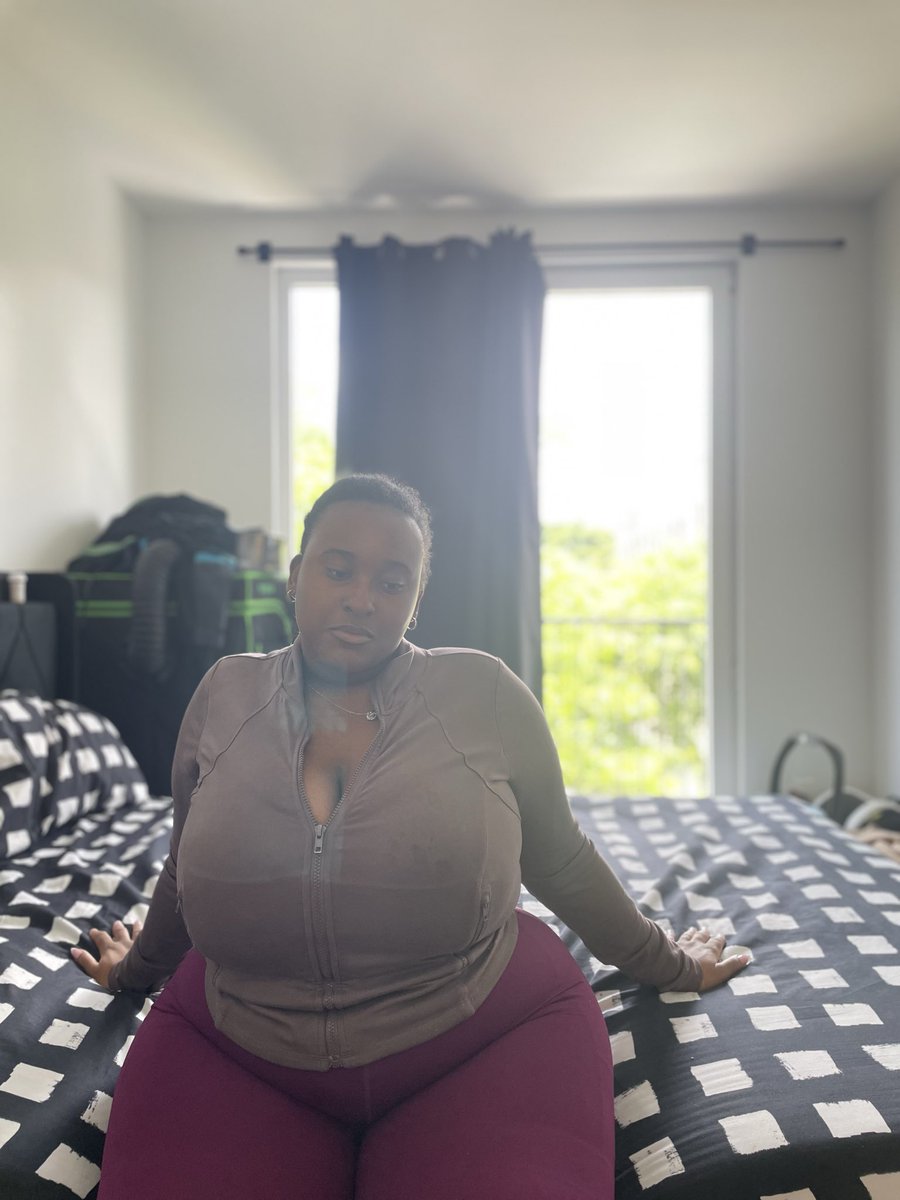 BriannaNahh's tweet photo. Hydrated, healed, hard to disturb &amp; disgustingly overeducated 🌸 https://t.co/y8GnCn1Mzm