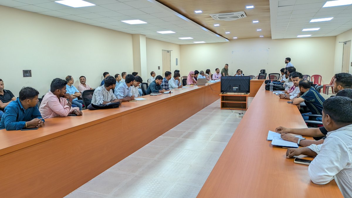 JJMBarpeta's tweet photo. #JJMUpdate @dcbarpeta_ reviewed the contractors who has not yet resumed #JJM works after lifting Standstill and instruct them to adhere the timeline fixed by @JJM_Assam 
#JalJeevanMission
#JJMAssam
#HarGharJal https://t.co/I4KRFghNoV
