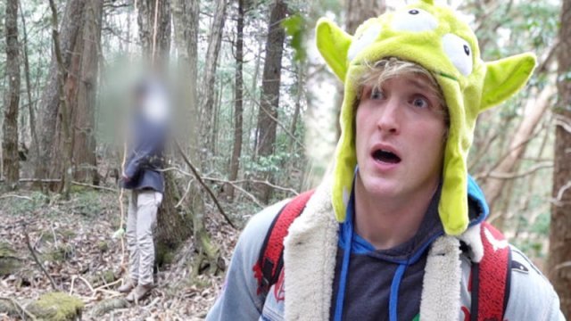 Impactfulburger's tweet photo. Omega Charlie Kirk getting knotted by Alpha Logan Paul https://t.co/ZagkNEG1SY