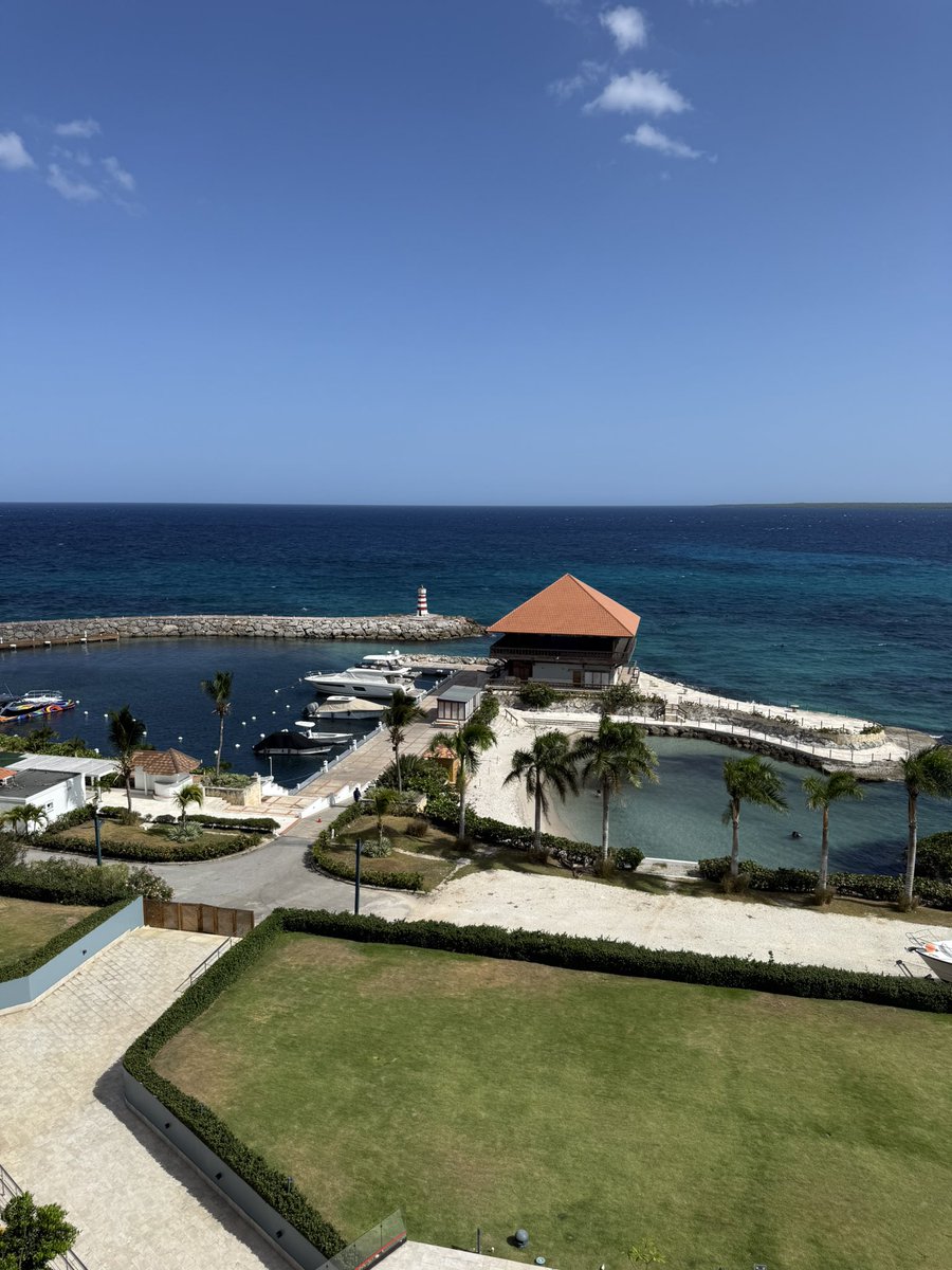 misschelsbrown's tweet photo. Vacationing in DR 🇩🇴 https://t.co/dhpTw0Ob4b