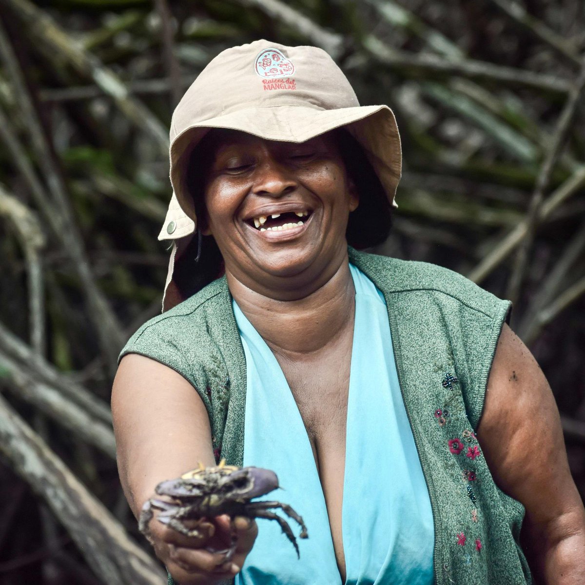 UNDP's tweet photo. Mangroves can be a foundation for human security.

They keep people safe from extreme weather events, protect jobs, and strengthen food security, reducing the pressures that can drive conflict and displacement. https://t.co/BdcpdNNbmn

#MangroveDay https://t.co/2qvNo1u6Fu