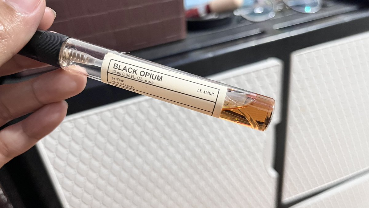 problemiisu's tweet photo. @bl0ssiM liat aja kak warna nya😭👍🏼 aku dh beberaoa kali order yg 10ml. ini bener bener awet bgt bau nya, saran ku beli yg 10ml trus cobain beberapa variannya😆🫶🏻
https://t.co/JcLzNE4692 https://t.co/qiiYQkd7Q5
