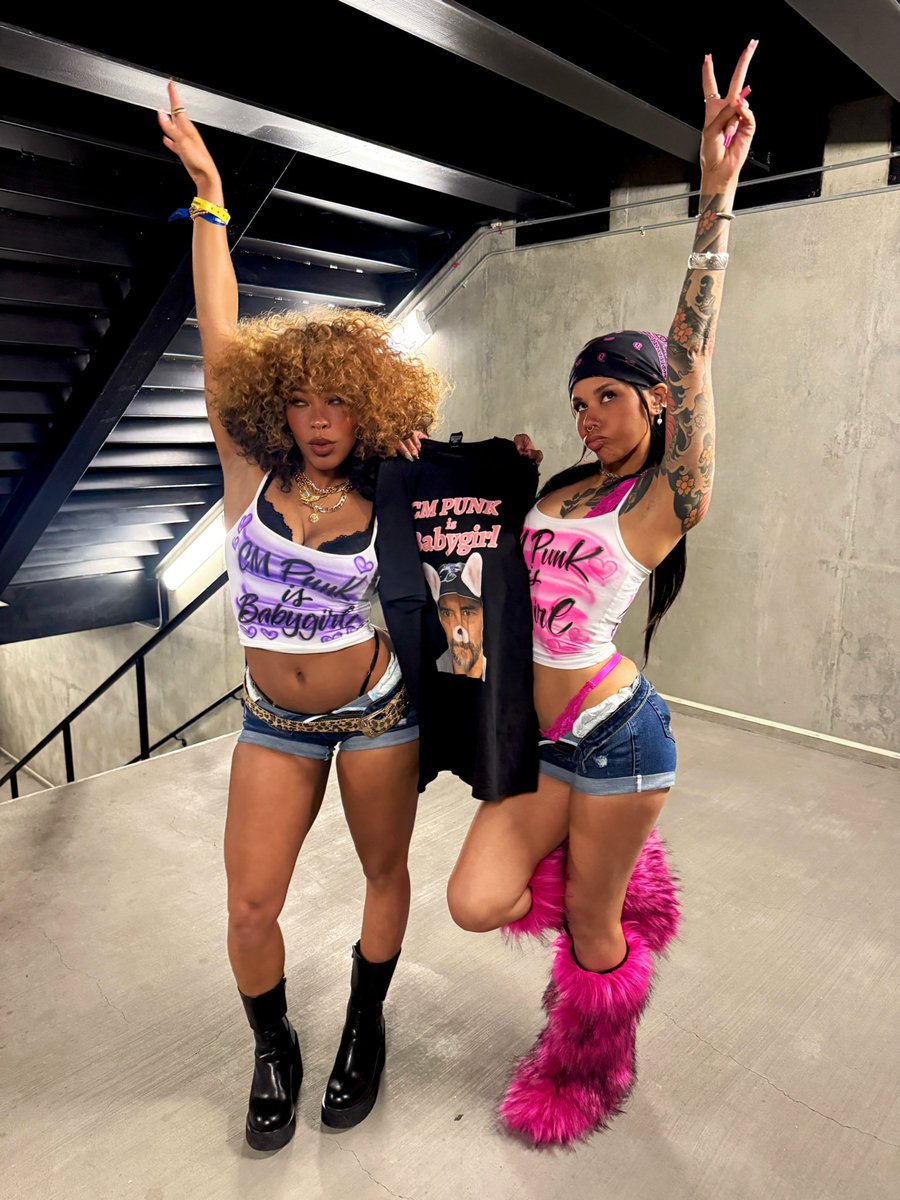 Kieraplease's tweet photo. I’m crying lol this is so cool, that was me and snitch who gave that shirt to CM Punk https://t.co/tP69AdPl93