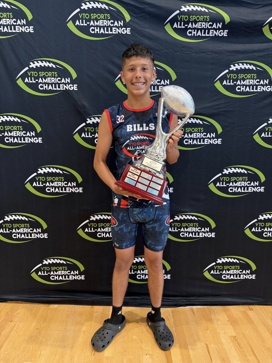 MaxtonBenavides's tweet photo. Awards are good and all but it’s getting the W for me that’s important. Didn’t post this a few weeks ago but finished day 1 of this AA camp a little rough, showed up Day 2 and balled out. Went 6-0, 0 turnovers, scored on every drive but 1. https://t.co/E4JSpNgx4K