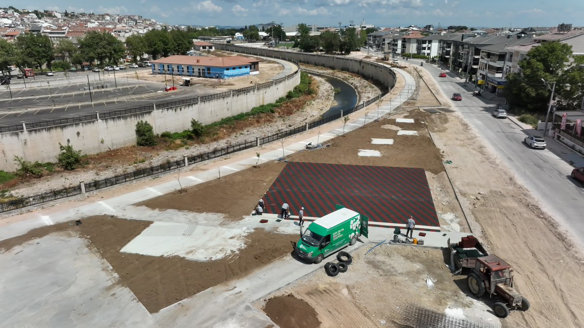 bigabelediye's tweet photo. Gökyüzünden Biga Park Millet Bahçesi ve Yeniyaka projelerimize göz atalım. 👀

Sakarya Mahallemizin çehresini değiştirecek, Biga’mıza modern ve nitelikli yaşam alanları kazandıracak çalışmalarımız her geçen gün şekilleniyor. https://t.co/vvKlqlCvpI