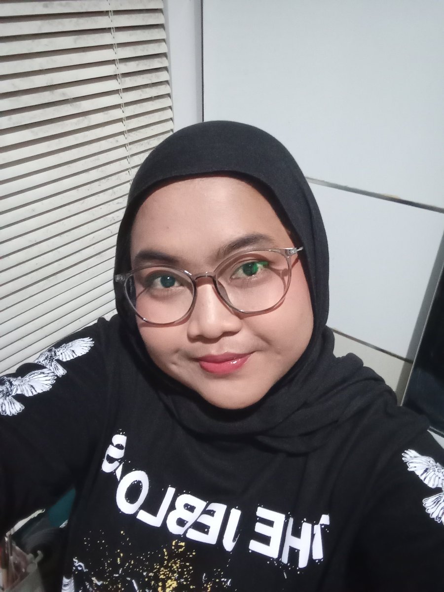 ghianaja's tweet photo. Gigs terakhir di bulan ini. Sekian terimakasih, kelarnya ada adegan meh kecemplung kalen😭🙌🏽 https://t.co/RQAyLN0ZPU