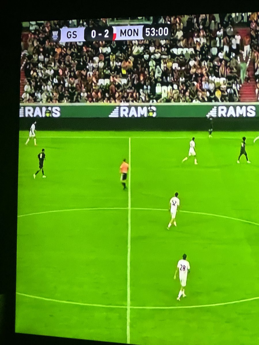 barisball's tweet photo. İnşallah 5 yeriz de transfer yapılması gerektiğinin farkına varırsınız? Yenseydik rakip takımı ölçü görüp, çapsız okan’la 
Yağlı surat transfer yapmayalım takım yeterli falan derlerdi, o yüzden 5-7 ne varsa yiyelim belki uyanırlar, duyuyor musunuz? 
@GalatasaraySK https://t.co/OOxCabV7VY