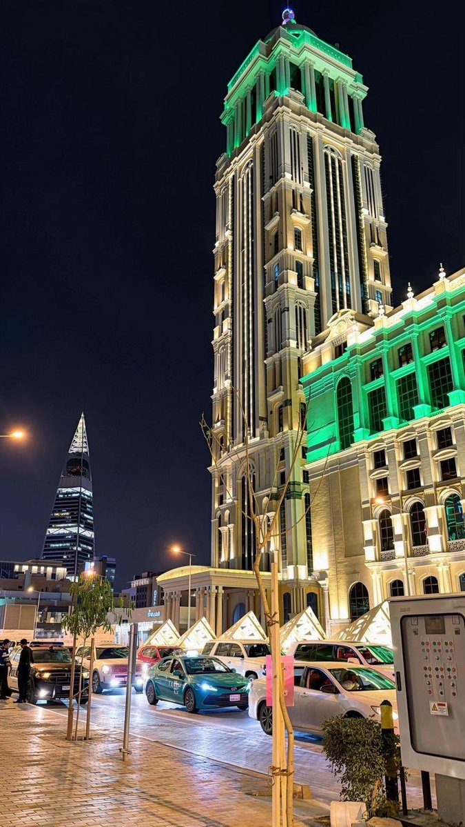507A__'s tweet photo. الغلا في نجد فطره
من يلوم القلب في حُب الرياض💙✨ https://t.co/x1PcnnCN7c