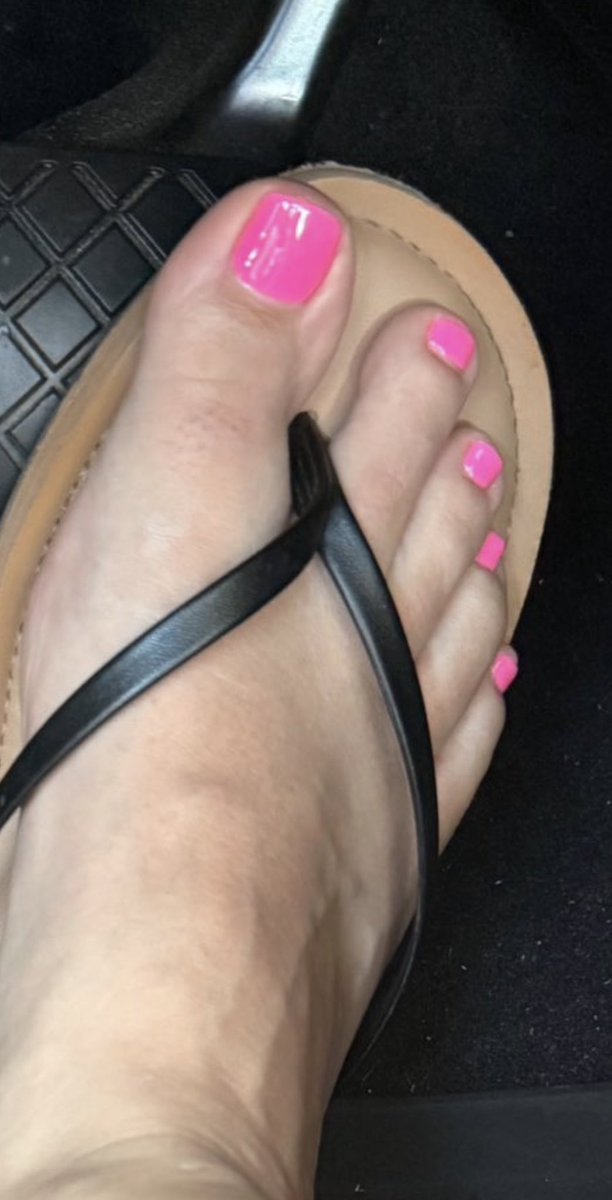 feetlover tweet media