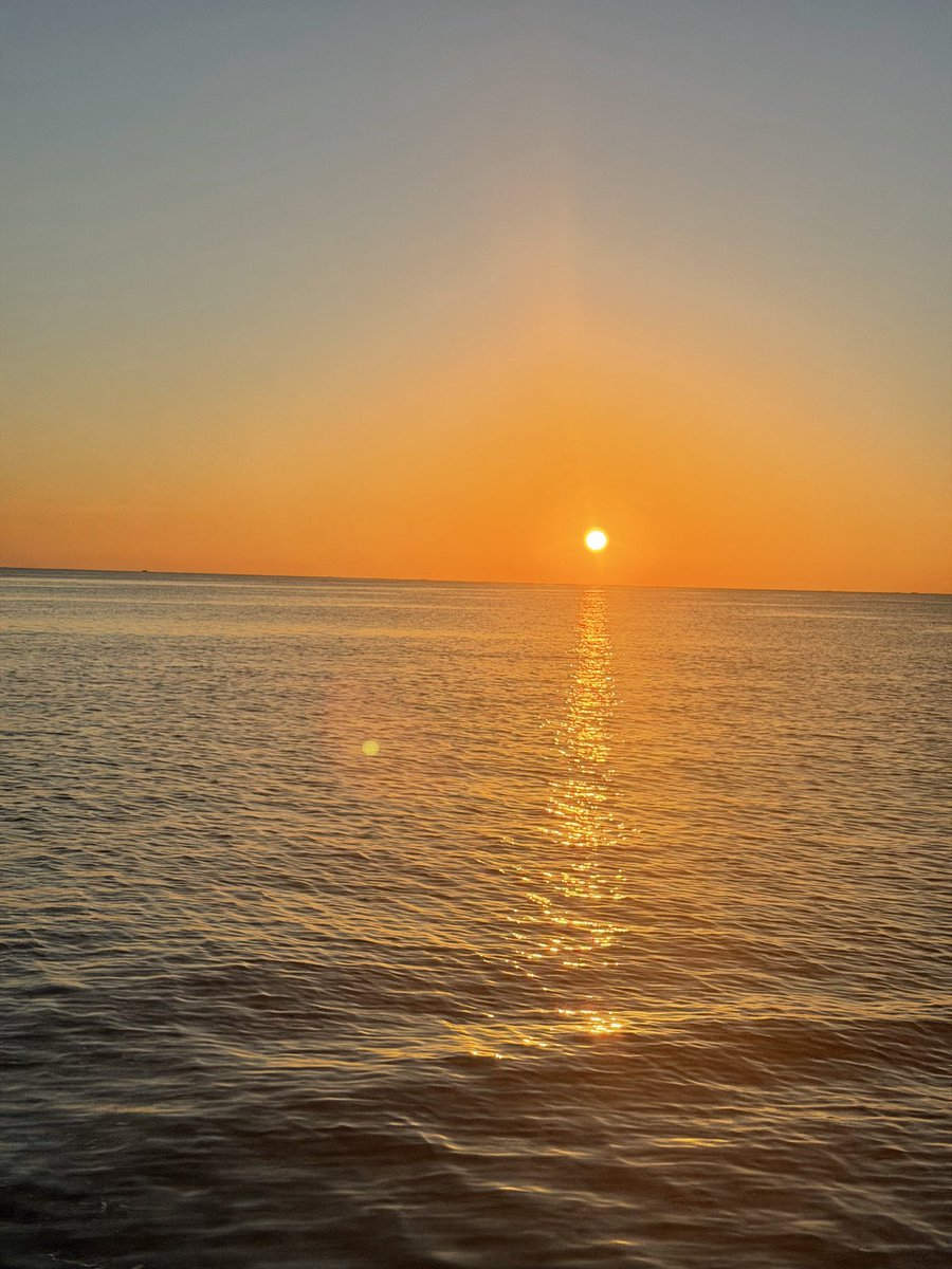 Modernlla's tweet photo. 🌅 https://t.co/vLhzcubgkT