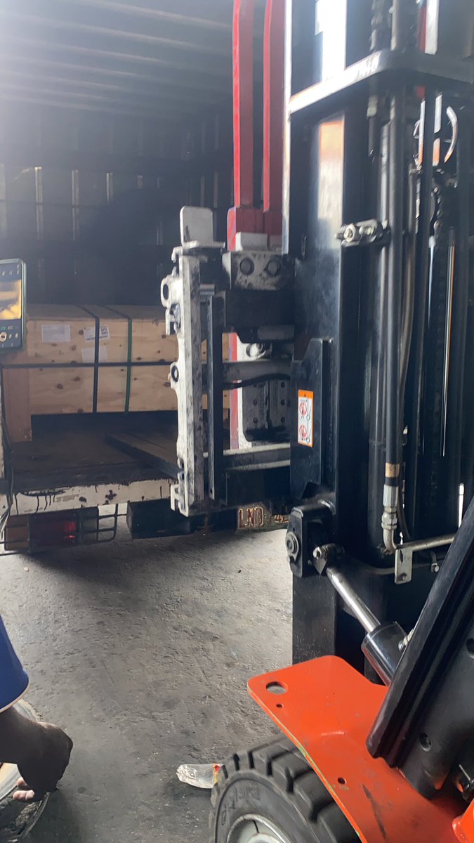 Ajayi_tweets's tweet photo. Loading cleared cargo at MMIA Ikeja Lagos cargo terminal — now enroute for delivery 🚚

Ojogbonn Logistics Ltd handles everything so you don’t lift a finger.

We track from origin, clear at the port, and deliver straight to your doorstep.

A trial will convince you.
Make us your preferred logistics partner today.🦅