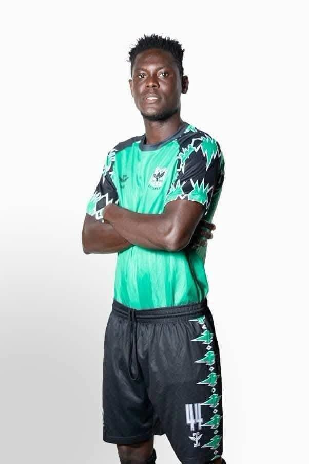 rasta_flani's tweet photo. Omosh Jakababa One hour 
International player https://t.co/RGPcFoRP8z