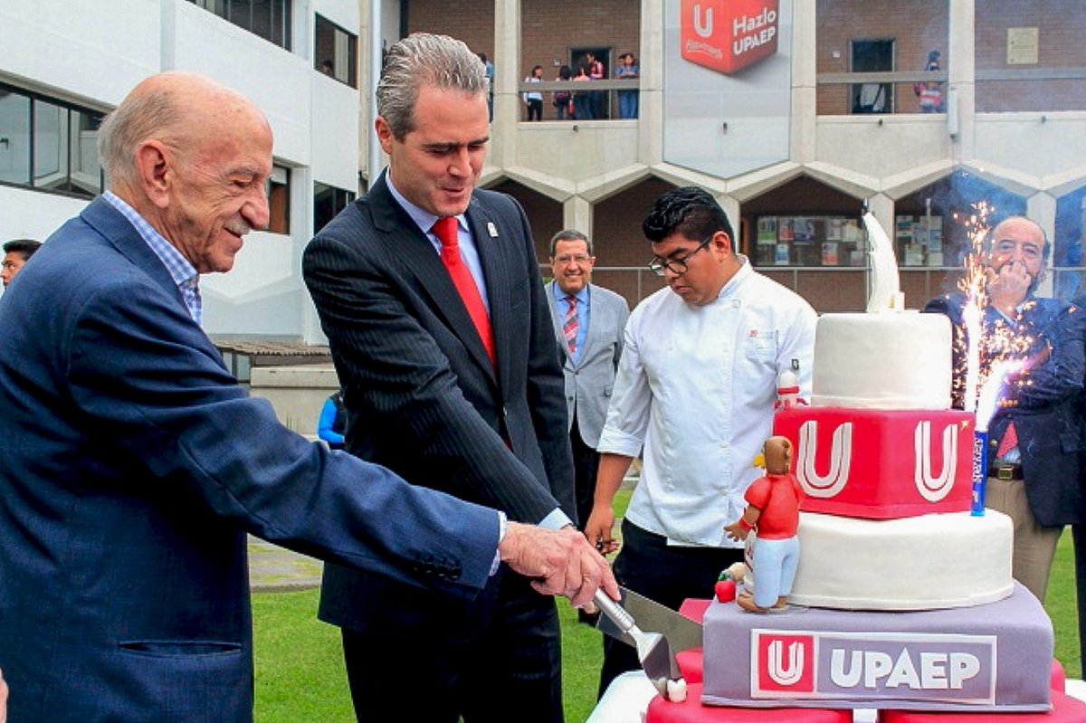 RectorUPAEP's tweet photo. Haciendo remembranza, celebrar un aniversario más de nuestra querida universidad siempre es motivo de orgullo. Un momento para reflexionar sobre el camino recorrido y los grandes retos superados en equipo. Mi eterno agradecimiento a los colaboradores y académicos por su dedicación diaria. Todo lo que somos hoy comenzó con la entrega de cada uno de ustedes. 📈🎓