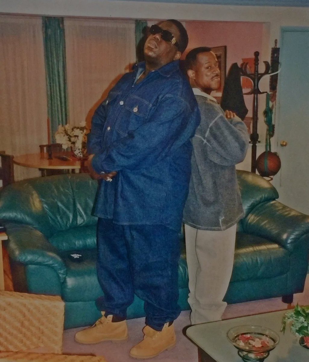 checktherhyme1_'s tweet photo. Biggie x Martin Lawrence | 1995 https://t.co/6VIcdey901