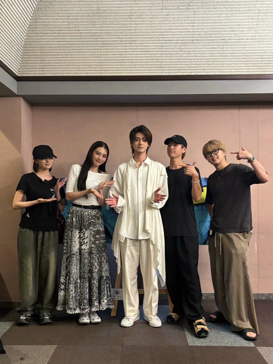 yurari722's tweet photo. 翔くんが出演されている「朗読劇ROOM2026」
ゲネプロを観劇させていただきました🥹✨
とっても素敵だったなああ、、、、！！！！
そして沢山笑ってしまいました🤣✨✨
1人10役ってすごすぎる、、、😳
素敵な時間をありがとうございました☺︎
千秋楽まで無事駆け抜けれますように💐 

#朗読劇ROOM2026 https://t.co/5zmDNuQU57