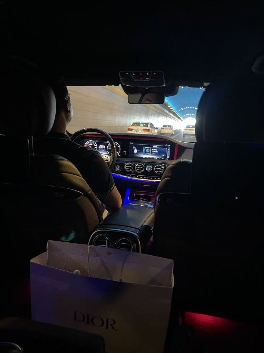 Danglan007's tweet photo. 请在人均GDP上打败日本；

请在科技研发上打败日本；

请在国民素质上打败日本；

请在清廉指数上打败日本；

请在护照免签上打败日本；

请在社会福利上打败日本！

而不是：

在电影院里打败日本；

在电视剧里打败日本；

在短视频里打败日本；

在公众号里打败日本； https://t.co/auBQB5Kc1R