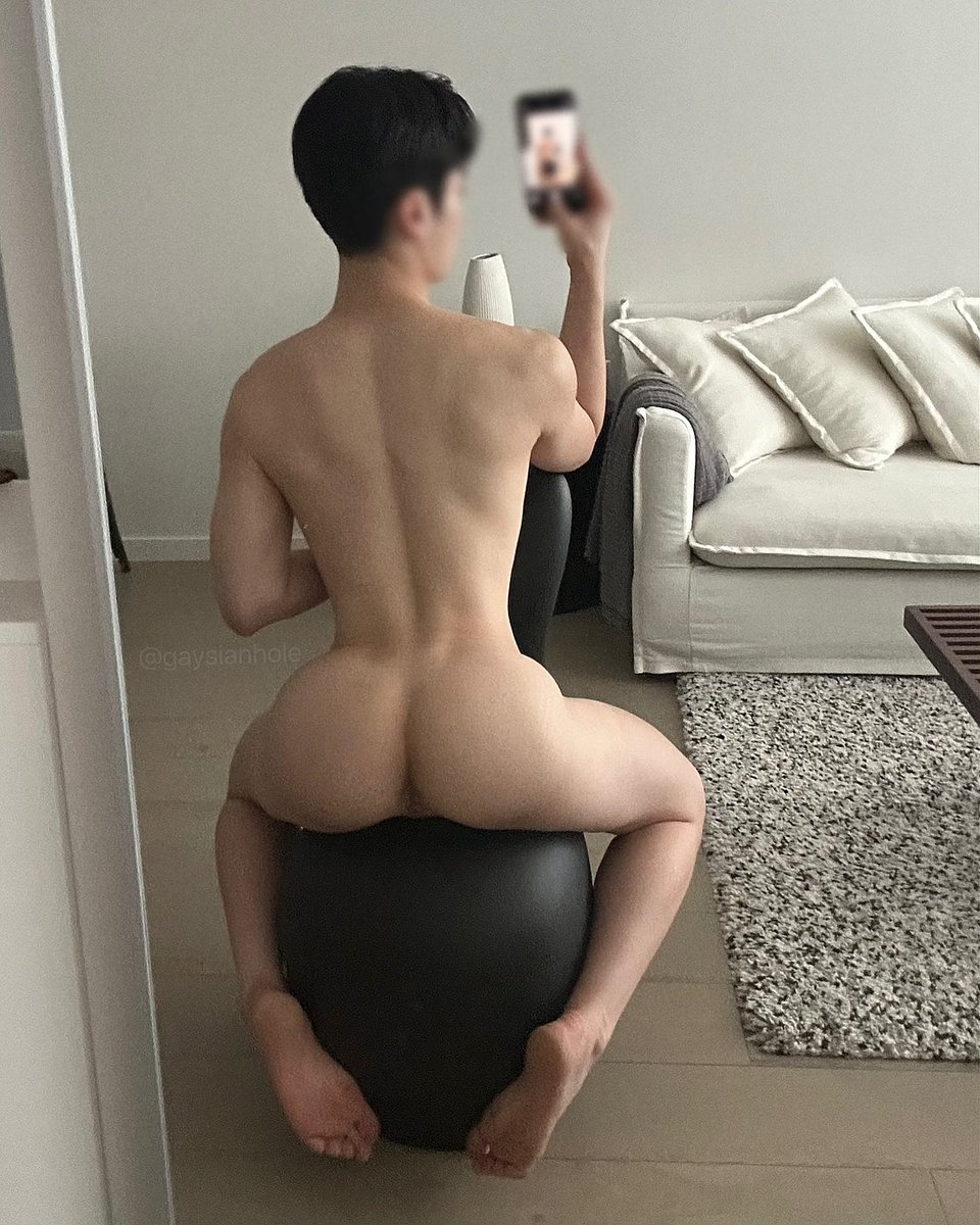 iB0nee's tweet photo. front                                                                   back https://t.co/Ne6Tc9hgxR