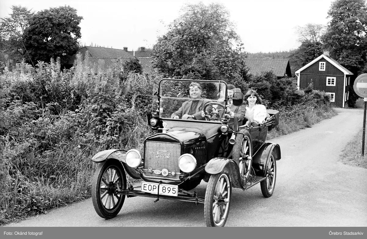 YannRobichon's tweet photo. Happy #FordFriday / #FridayFordFord!...
#Auto #Automobile #Automobiles #Autos #Car #CarHistory #Cars #CarsHistory #ClassicCar #ClassicCars #Photo #Photographie #Photography #RetroCar #RetroCars #Suède #Sverige #Sweden #UsaCar #UsaCars #UsCar #UsCars #VintageCar #VintageCars https://t.co/saBuE9KvcD