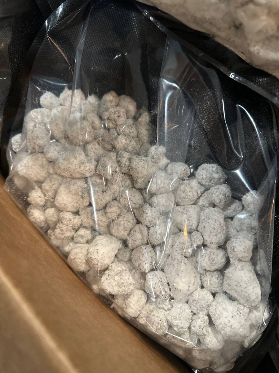 Alimxopop's tweet photo. Authentic Thc disposable vape carts dab pens weed disposables yarts yart aura Nic  New Hitzocristo whole melt 2G disposable New 3rd Gen 3 muha meds x cookies weedPlug in Los Angeles Houston Texas Miami Florida San Diego Antonio Francisco Cali Nyc Atl weed Washington DC Seattle https://t.co/qxo8hZeqT5
