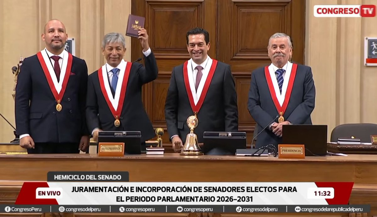 AdrianSarriaMu's tweet photo. Keiko Fujimori dice que recibe un “Estado catastrófico”. Acaba de juramentar José Arista, exministro de Economía de Dina Boluarte. ¿Adivinan por qué partido? Sí, por Fuerza Popular.

El fujimorismo desconoce ahora a sus propios alfiles. Acá una de las pruebas del cogobierno. https://t.co/UYdb9NpleK