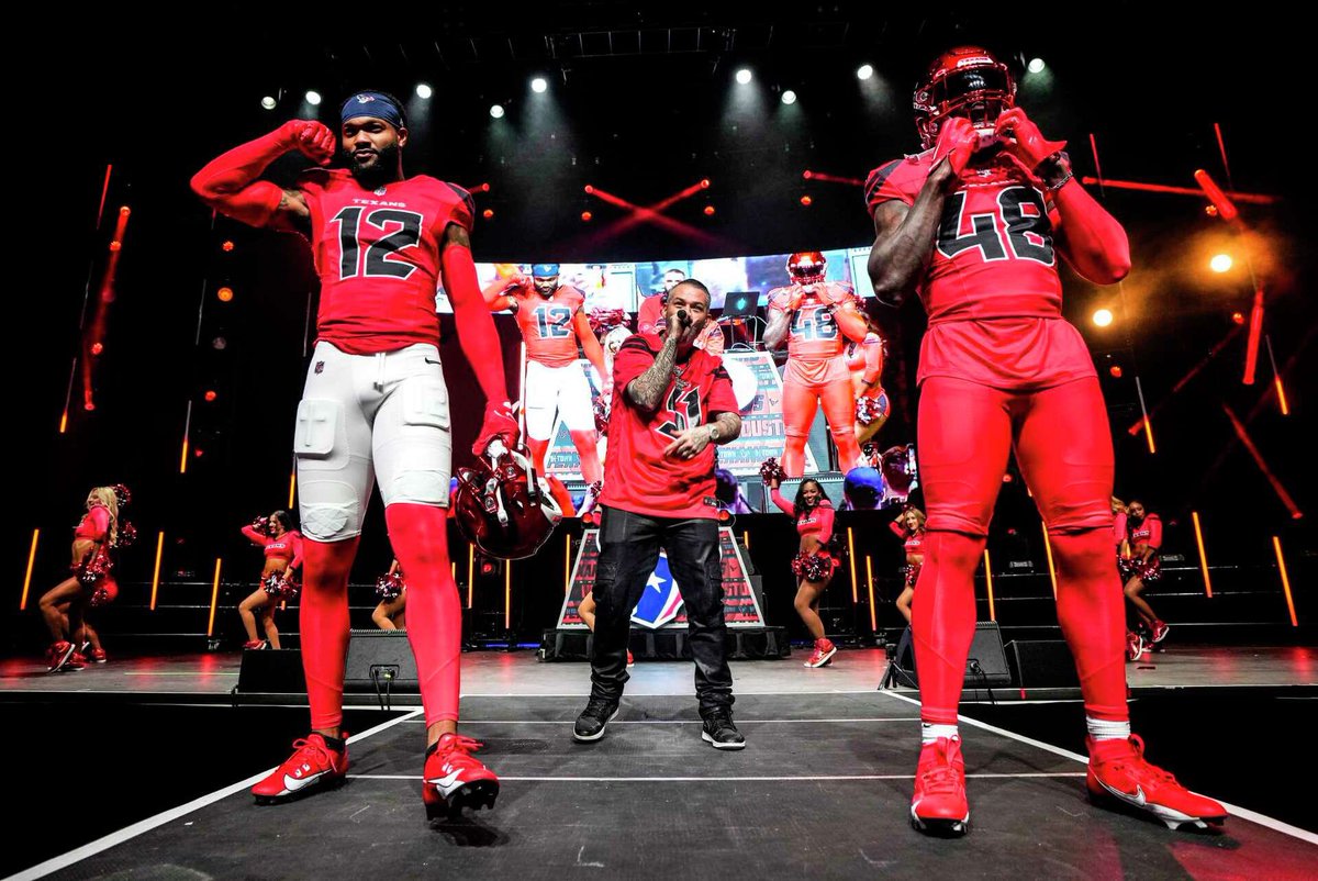 dankelly25's tweet photo. @_bigounce Nico actually had white pants on during the uniform reveal so it’s not like @HoustonTexans haven’t thought of it 🤞 https://t.co/U3IOy1deol