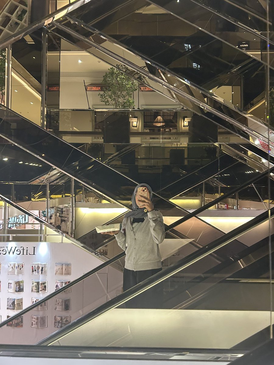 utamicuu_'s tweet photo. update kehidupan as a kakak2 uniqlo ☺️🫰🏻 https://t.co/8IMWhe7wyd