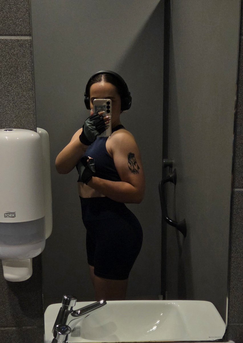 LaubuAsuya's tweet photo. 💪🏻🔥
#fitness #fit #fitnessgirl #girl #girly #muscu #musculation #basicfit #fitgirl https://t.co/ahhPO0n238