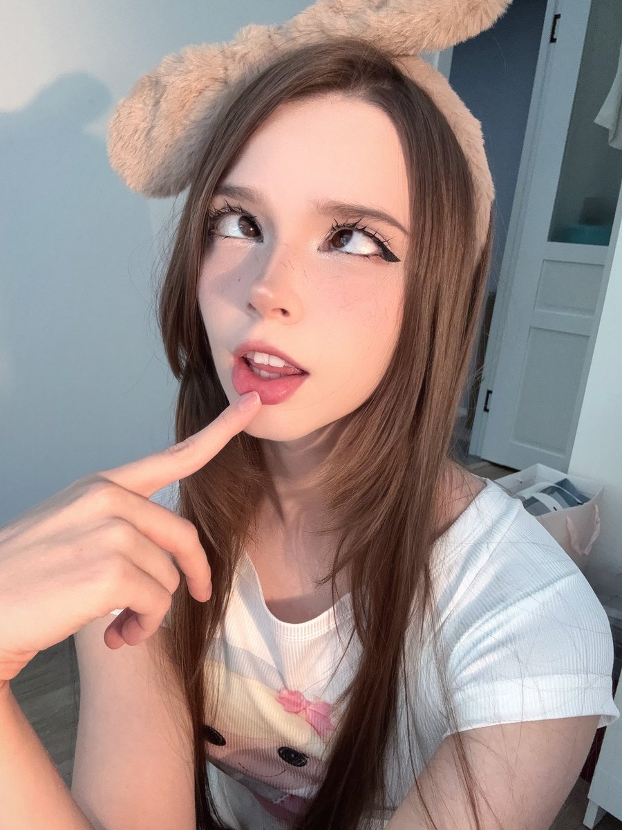 Temikmiupaws's tweet photo. I tried to be serious... didn't work😝👣 https://t.co/CHNjSQ8ztm