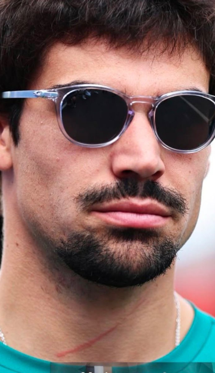 Patris357_'s tweet photo. El cringe y el grado de vergüenza ajena que sentí al verlo así... yo les vengo diciendo hace rato... a él le chupa un huevo la F1 y a ella le importa menos, Lance y su trabajo, ella solo quiere los lujos y beneficios que ese mismo  trabajo le trae..
#LanceStroll y #YaelShelbia https://t.co/92xSypr0oB