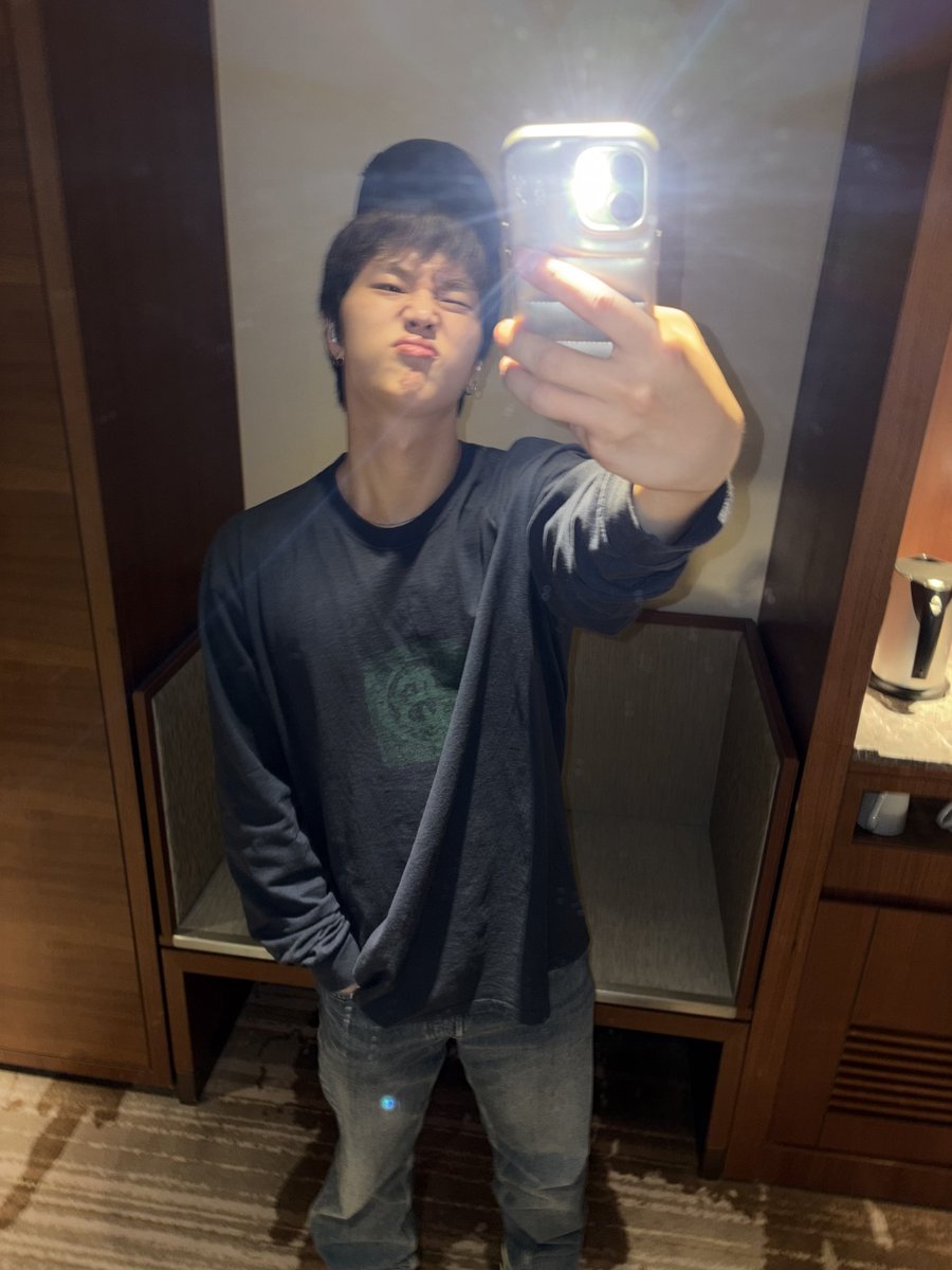daily_jungsu's tweet photo. 260725 🐱🫧 https://t.co/LEvOjjWZ7H