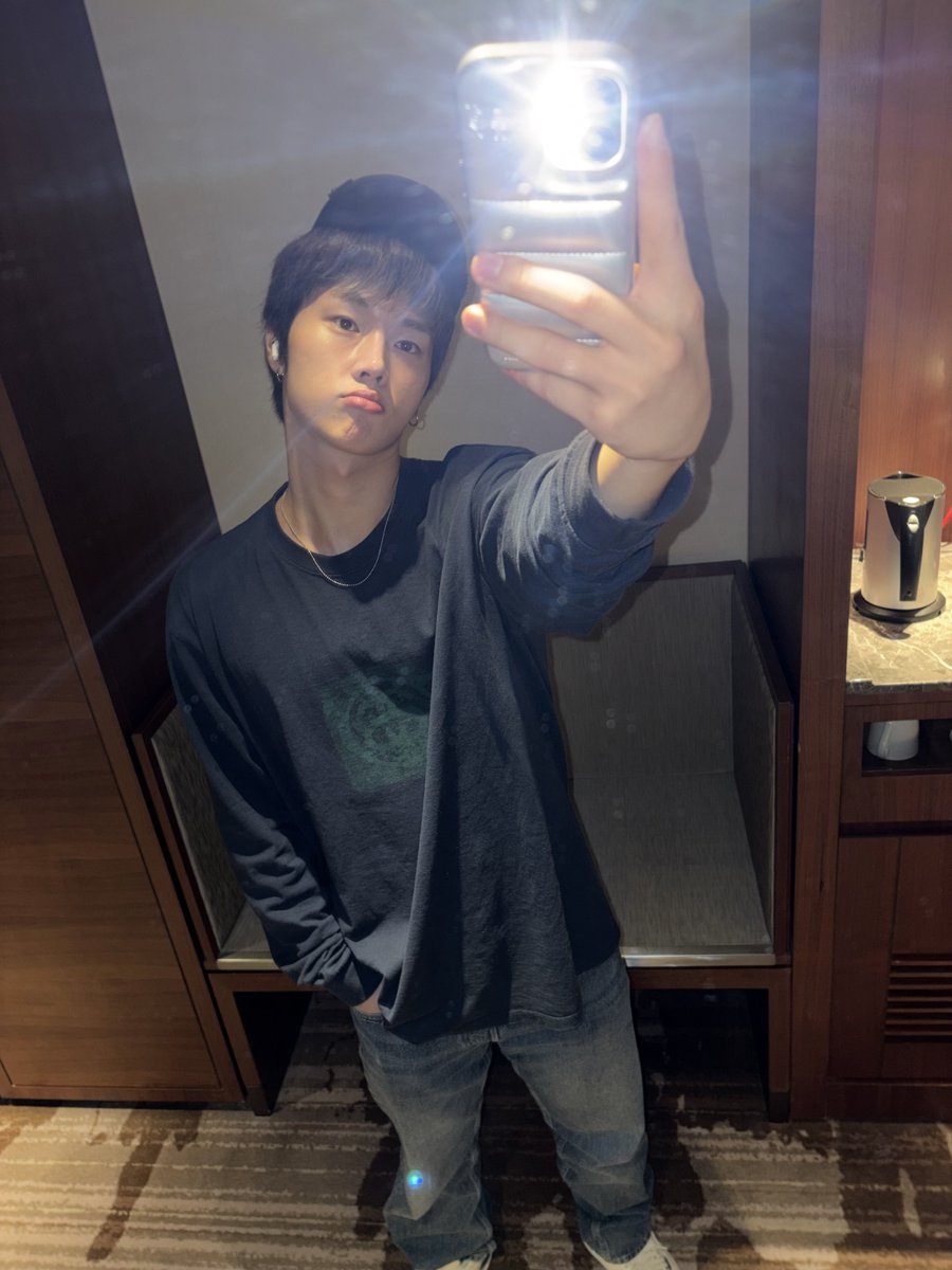 daily_jungsu's tweet photo. 260725 🐱🫧 https://t.co/LEvOjjWZ7H