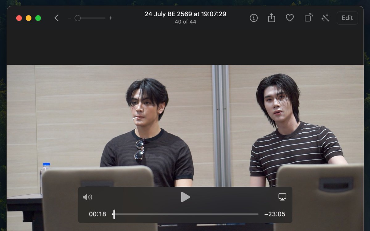 tertawan_'s tweet photo. JOONGDUNK JAIDEE FS26

#งานมหกรรมนิยายนานาชาติ2026xJoongDunk

tertawan admin have recorded some video during fansign today naa (before my memory card went error, i can ony record half of the fansign )

anyone who are winning the fansign today and wanna get link for the gdrive please let me know in the dm.. if you can't dm me, u can reply below and i will send you dm naaa 🙆🏻‍♀️💕
