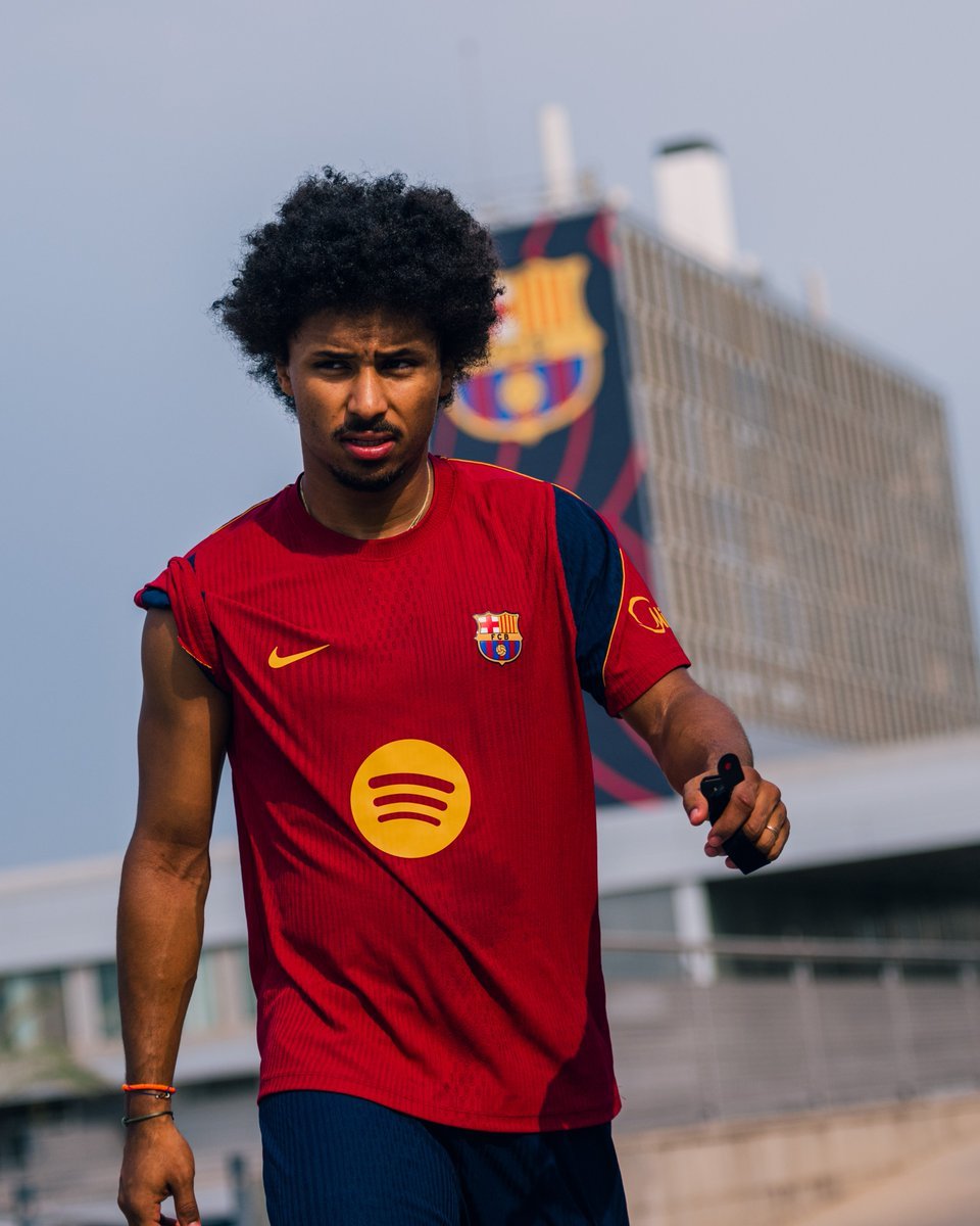 BarcaUniversal's tweet photo. 📸 Adeyemi during training today. https://t.co/qXH8VnhE3g