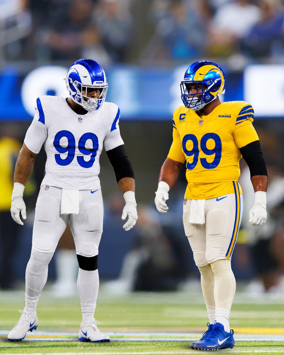 LAFBNetwork's tweet photo. First look at Aaron Donald in the Rams' new alt uniforms https://t.co/SD5sbMiv7s