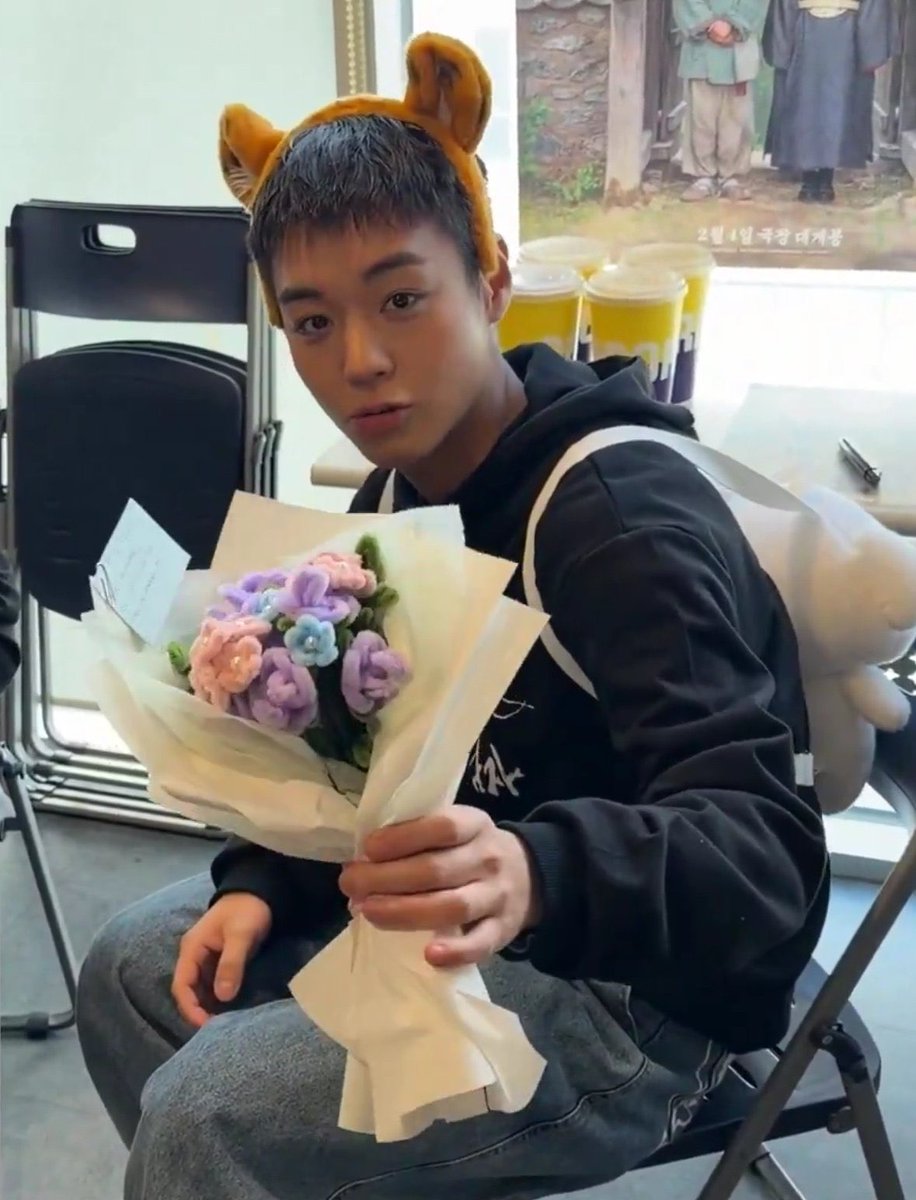 gugu529's tweet photo. 하하㈛㉻㈛하㉻㉻㈛ 무인의 신 https://t.co/8bYtkunJn5